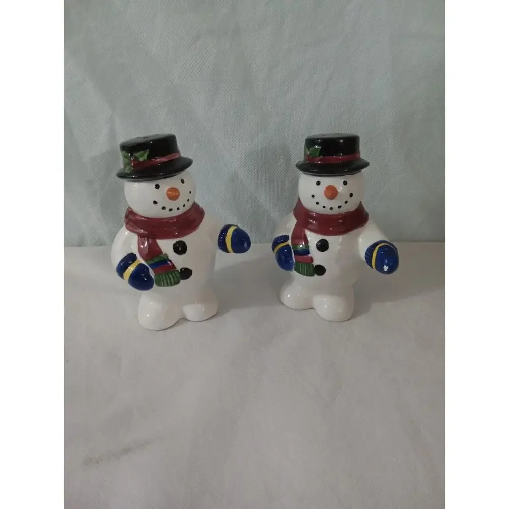 Snowman Salt And Pepper Shakers‎
